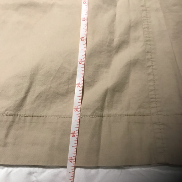 Old navy size 2 khaki skirt - Picture 3 of 4